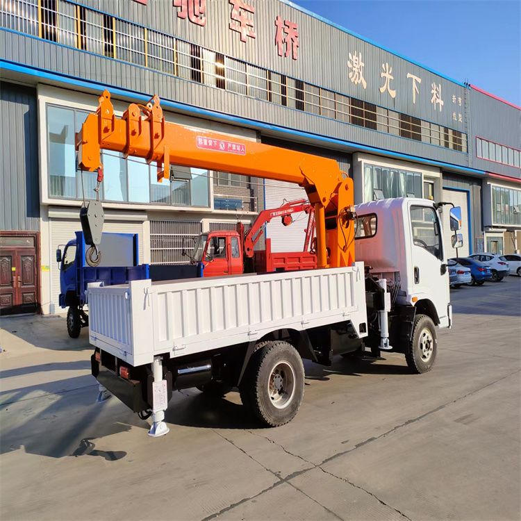 吴起县三轮随车吊定制 农用改装机自备吊中瑞长期出售